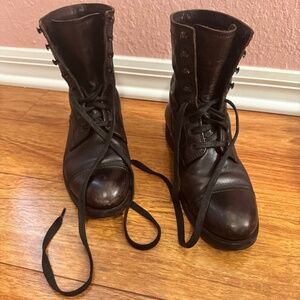 N.D.C. MADE BY HAND WOMENS DISTRESSED BLACK LEATHER TIE UP BOOTS